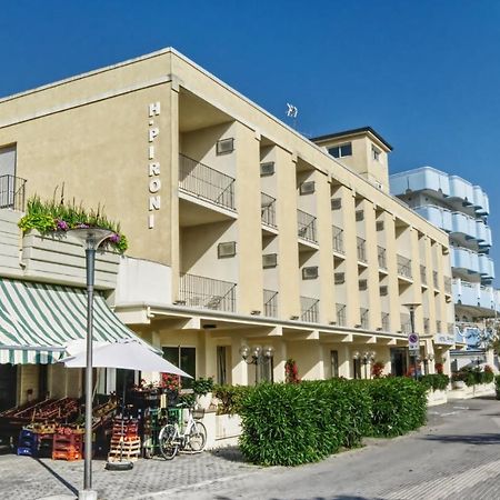 Hotel Pironi San Mauro Mare Kültér fotó