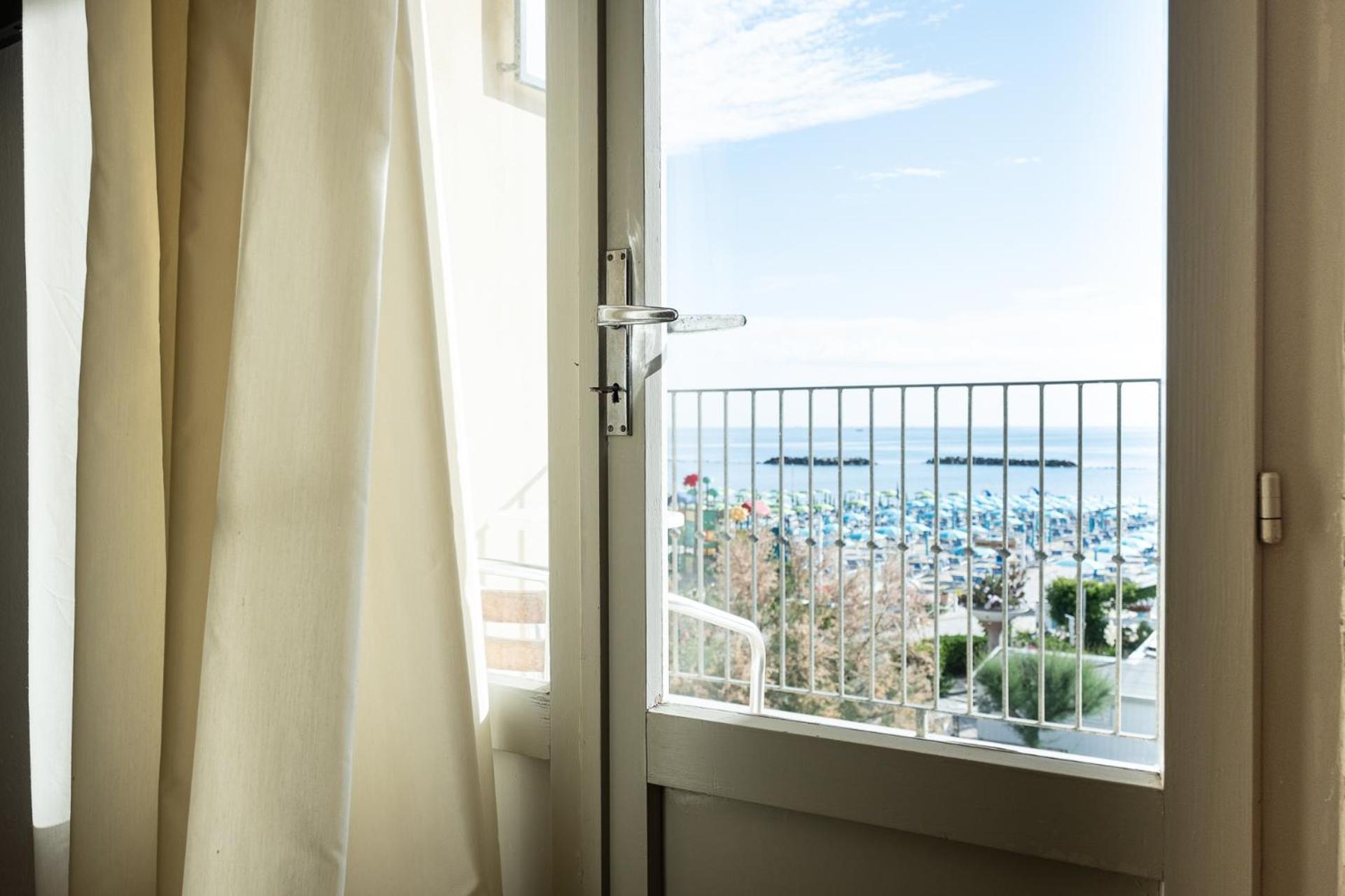 Hotel Pironi San Mauro Mare Kültér fotó