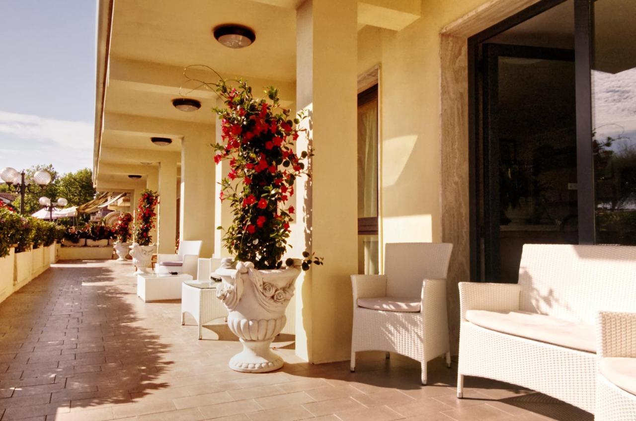 Hotel Pironi San Mauro Mare Kültér fotó