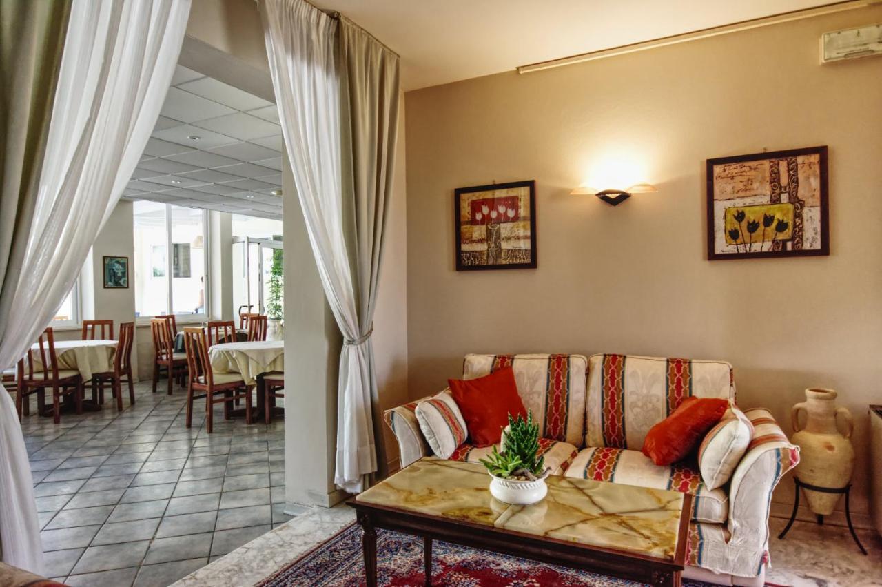 Hotel Pironi San Mauro Mare Kültér fotó