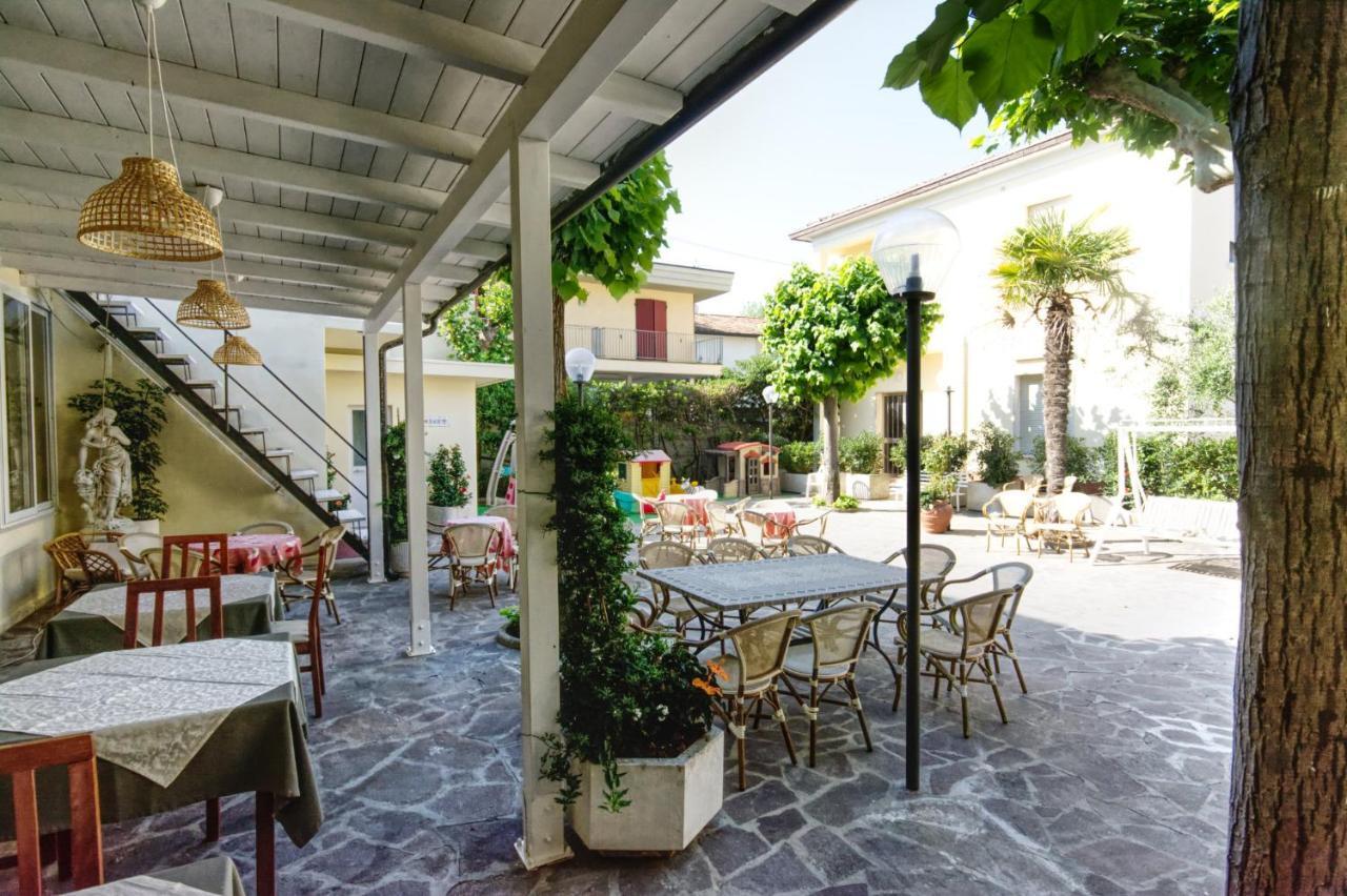 Hotel Pironi San Mauro Mare Kültér fotó