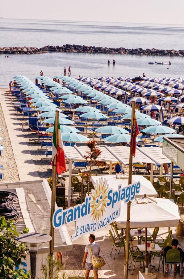 Hotel Pironi San Mauro Mare Kültér fotó